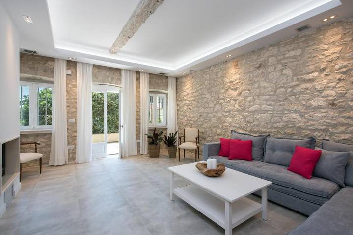 Villa für 10 Personen, mit Ausblick und Garten - 1