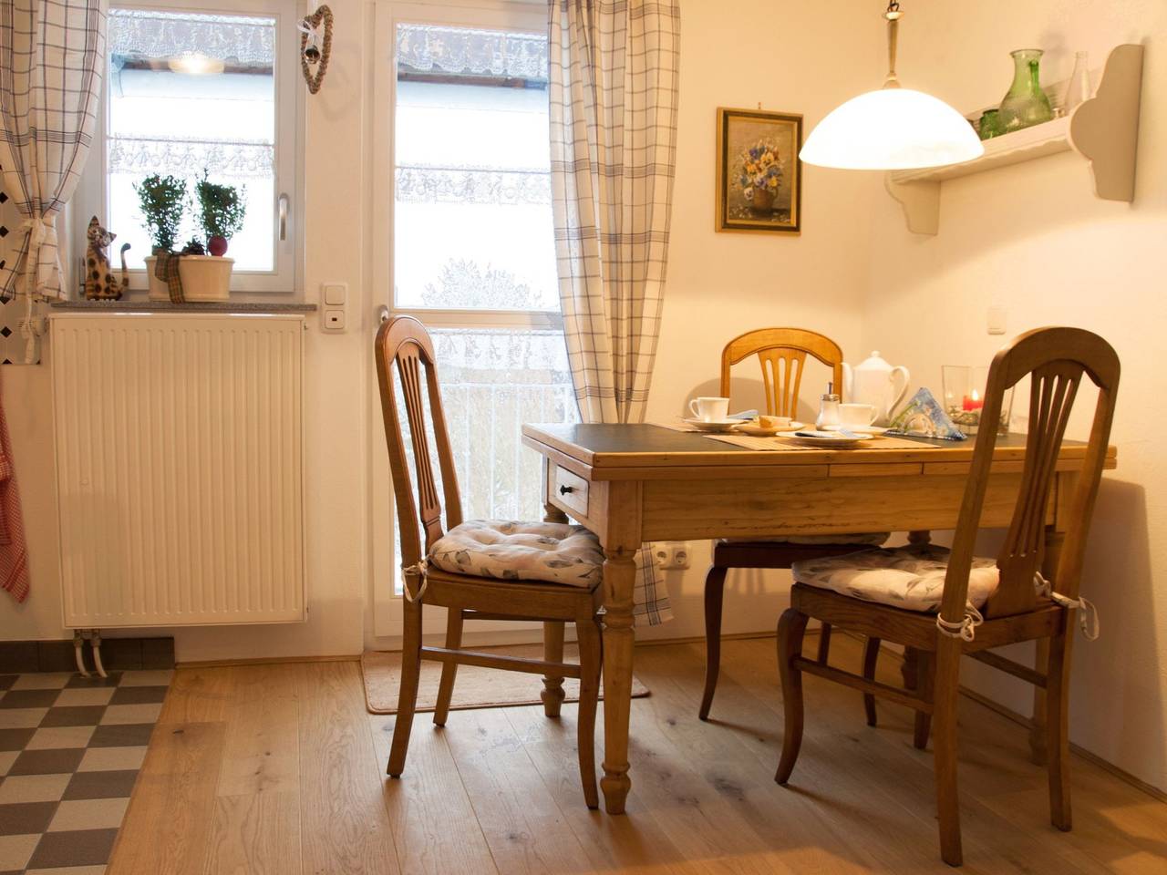 Ganze Wohnung, Ferienwohnung 'Kammer' mit Gemeinschaftsterrasse, Gemeinschaftsgarten und Wi-Fi in Gudensberg, Schwalm-Eder-Kreis