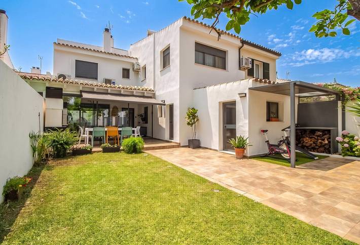 Ferienhaus für 10 Personen, mit Garten und Pool