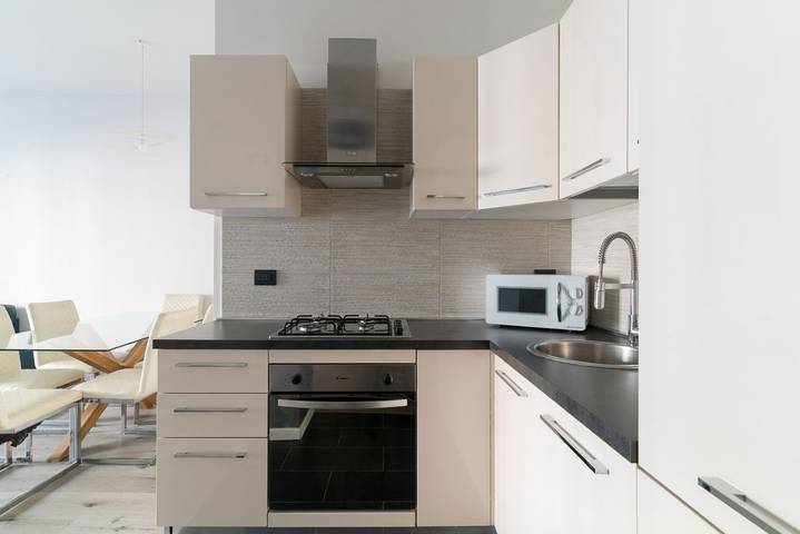 Entire apartment, Guesthost - Milano Lorenteggio Charming Flat in Giambellino-Lorenteggio, Milan