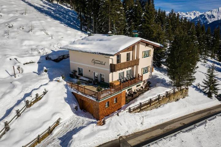 Ferienhaus für 21 Personen, mit Balkon und Terrasse sowie Garten und Pool im Zillertal - 4