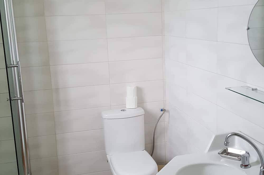 Dependence in manor dating from 1820 in Saint-Martin-des-Champs (Avranches), Mont-Saint-Michel Bay