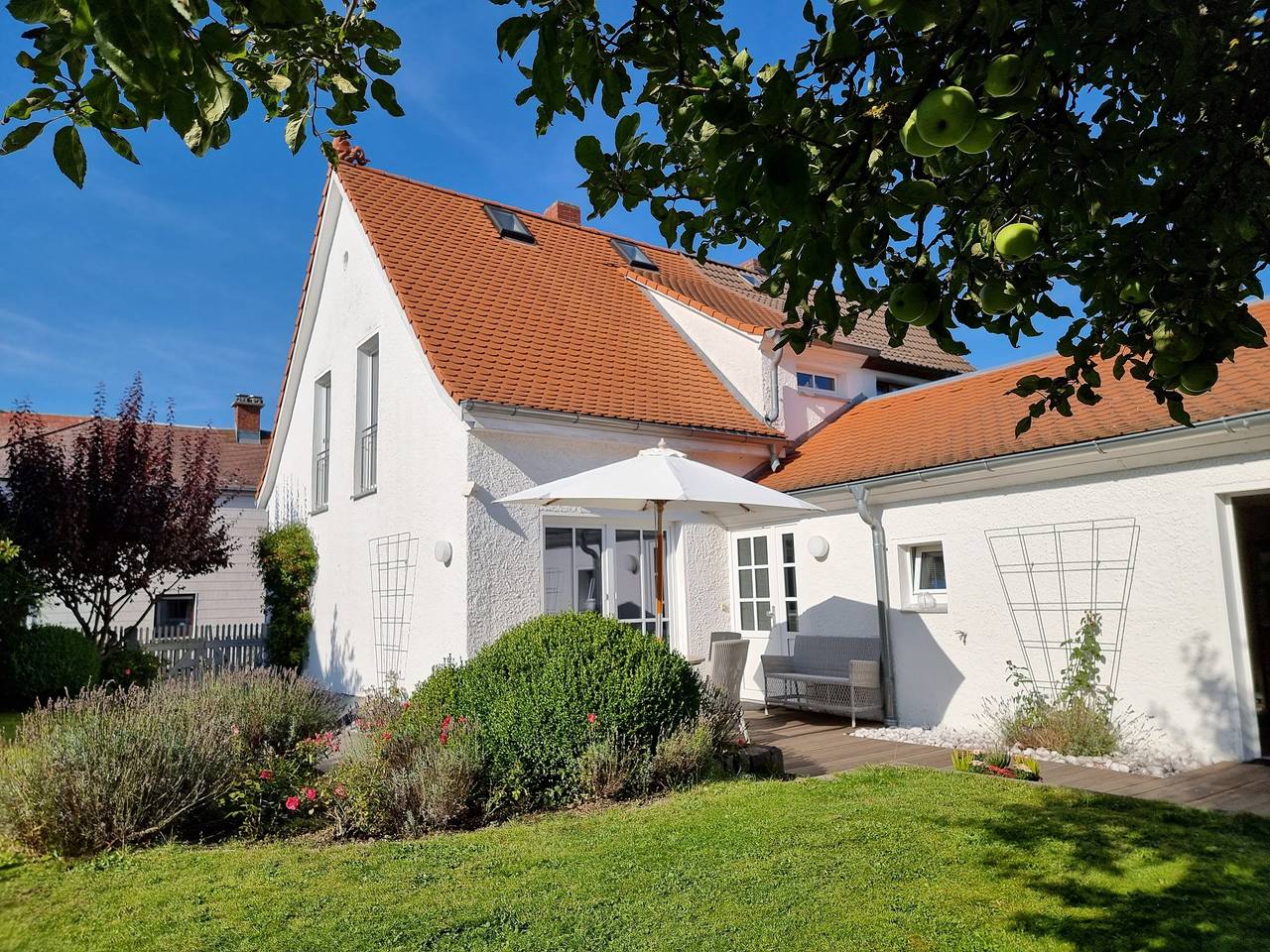 Ferienhaus Rosengarten - Hundefreundliches Ferienhaus mit eigenem Garten in Selb, Oberfranken