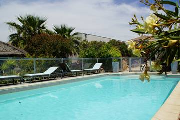 Chambre d’hôte pour 2 personnes, avec jardin et piscine ainsi que jacuzzi et sauna dans Occitanie