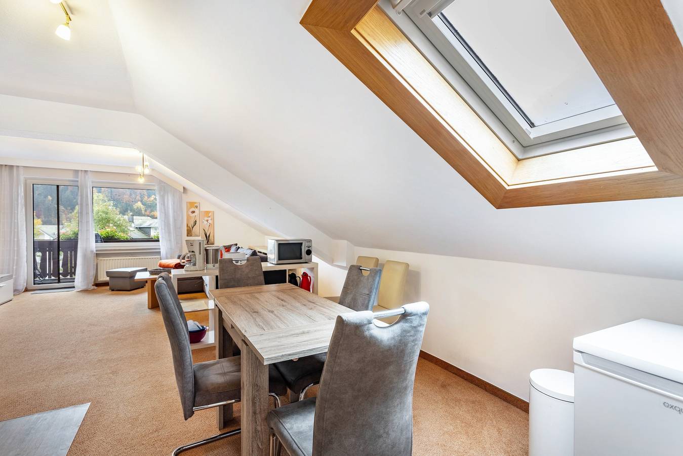 Ganze Wohnung, Haus Erika - Ferienwohnung 4 mit Wlan, Balkon und Gemeinschaftsgarten nahe Skywalk in Stryck, Willingen