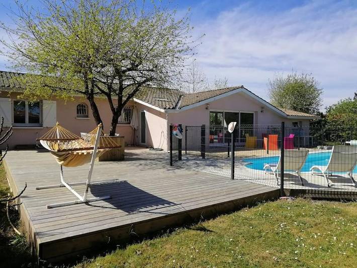 Location de vacances pour 8 personnes, avec terrasse et piscine à Le Barp - 2