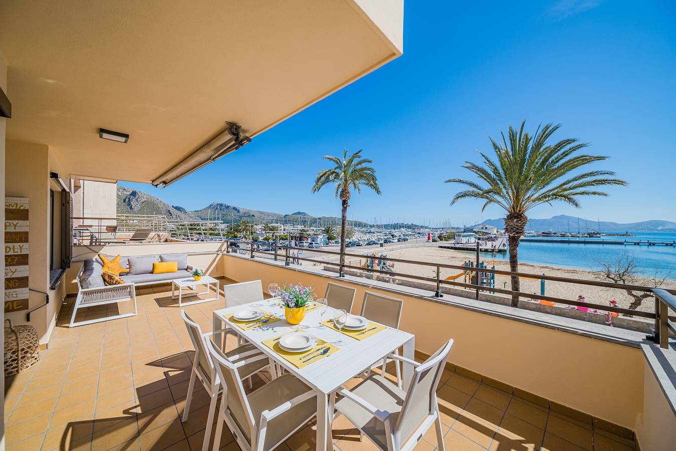 Entire apartment, Stunning Apartment "Cana Ferrera" with Sea and Mountain Views, Balcony, A/C & Wi-Fi in Port de Pollença, Pollença