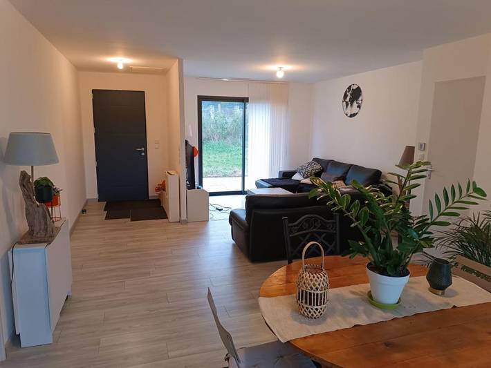 Location de vacances pour 6 personnes, avec jardin et terrasse à Truyes