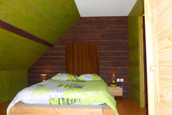 Gîte pour 4 personnes, avec terrasse et sauna ainsi que jardin et jacuzzi à Bransat - 3