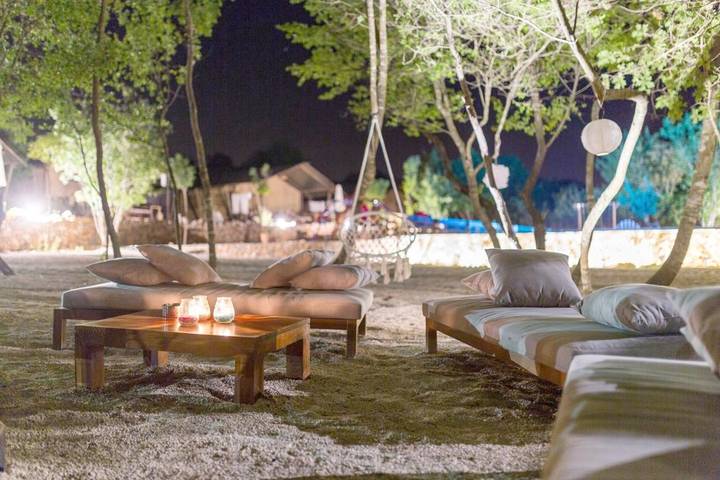 Bungalow für 6 Personen, mit Terrasse und Garten sowie Pool und Ausblick auf Brac