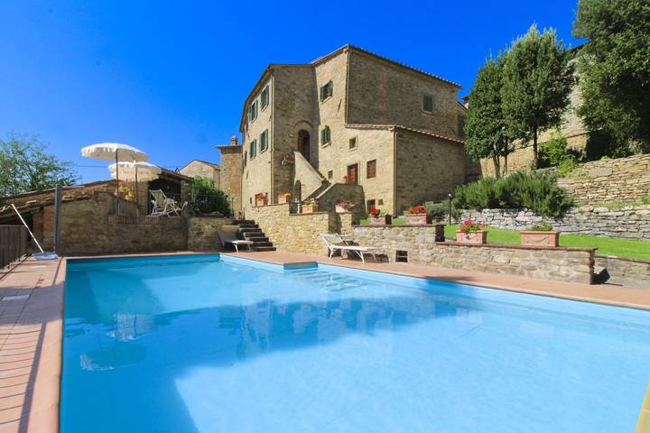 Villa für 11 Personen, mit Terrasse und Garten sowie Pool in der Toskana