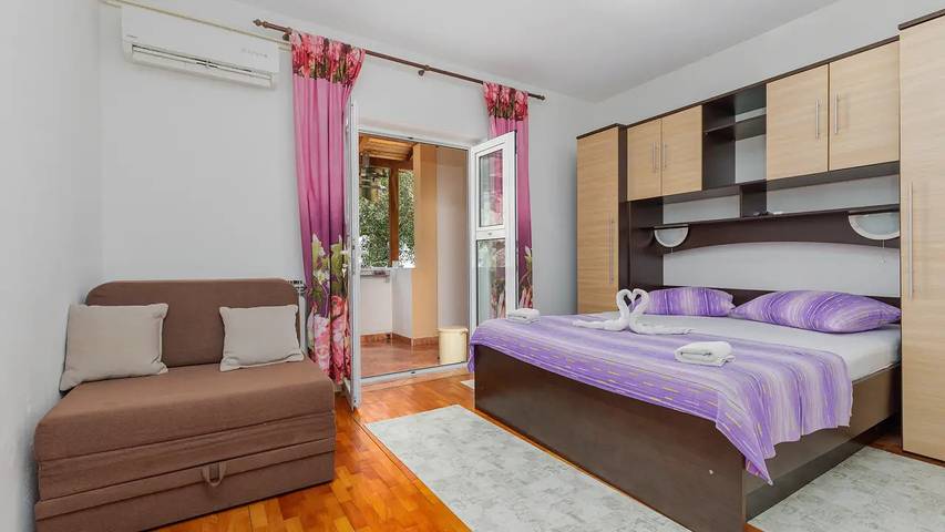 Studio für 3 Personen, mit Terrasse in Tucepi