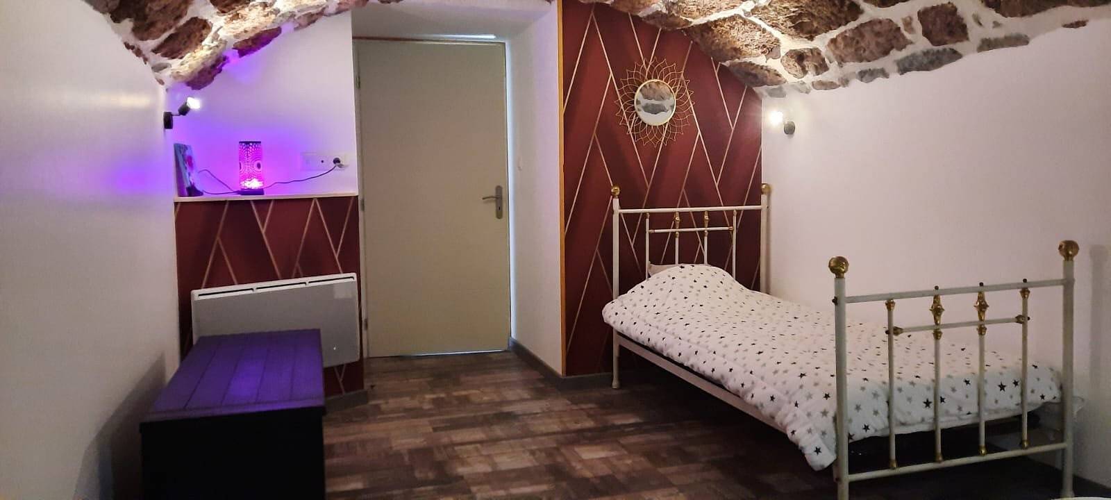 Apartamento entero, Gîte adaptado para Pmr, 4 personas, cerca del Gr70 y la Loire salvaje in Coubon, Alto Loira