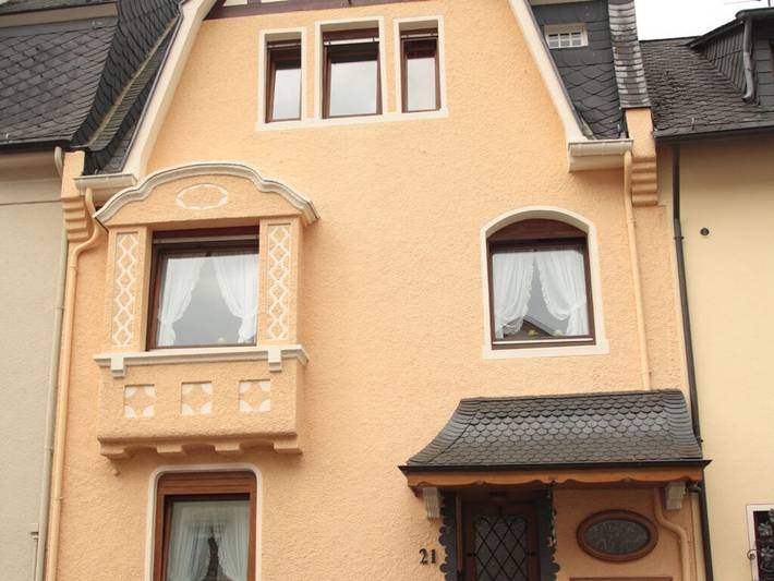 Ferienhaus für 6 Personen, mit Balkon und Garten sowie Pool und Sauna in Zell (Mosel)