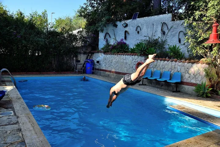 Maison d’hôte pour 2 personnes, avec vue ainsi que piscine et jardin, animaux acceptés - 1
