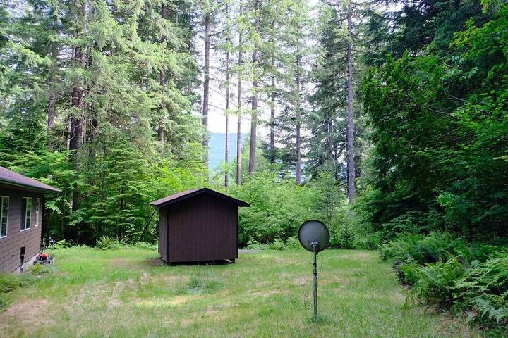 Log cabin for 8 people, with pool and terrace as well as yard in Mount Rainier National Park