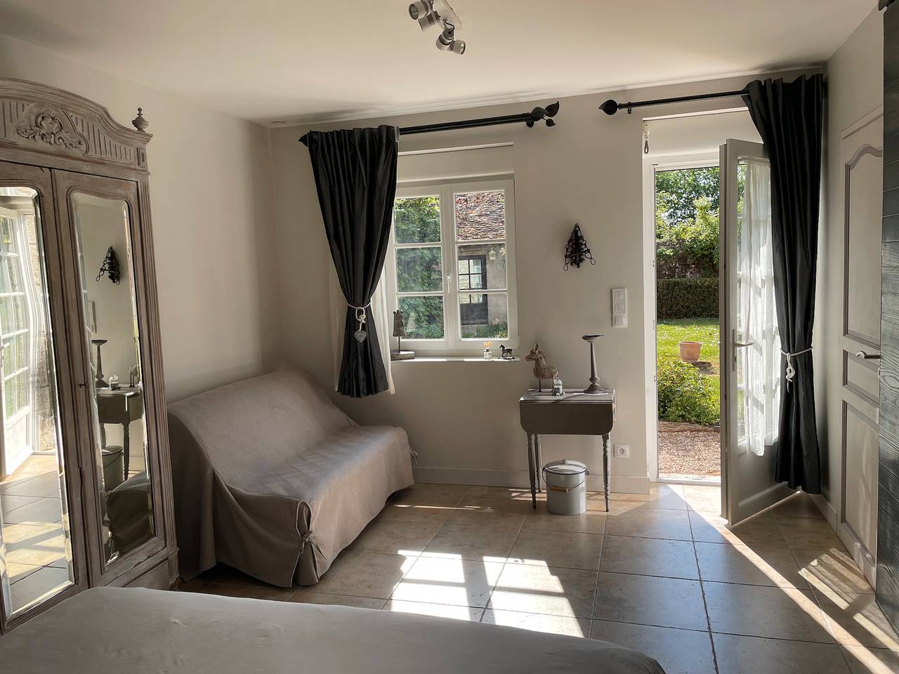 Chambre « L'écurie » avec piscine partagée, terrasse partagée et Wi-Fi in Cheverny, Sologne