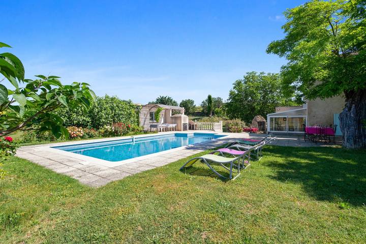 Villa encantadora en La Tour-d'Aigues con piscina privada in La Tour-d'Aigues, Parque natural regional del Luberon