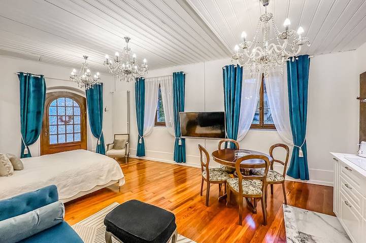 Schloss für 4 Personen, mit Garten in Montreux