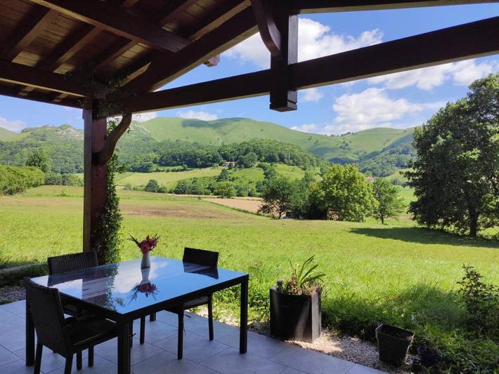 Location de vacances pour 5 personnes, avec jardin dans Ainhice-Mongelos - 2