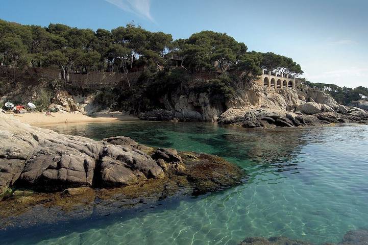 Appartement de vacances pour 5 personnes, avec balcon ainsi que jardin et piscine