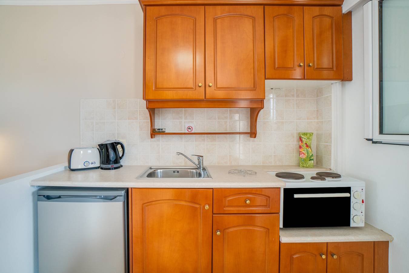 Ganze Wohnung, Ferienwohnung 'Standard Studio Downstairs 1' mit Gemeinschaftspool, Wi-Fi und Klimaanlage in Arillas Agiou Georgiou, Arillas