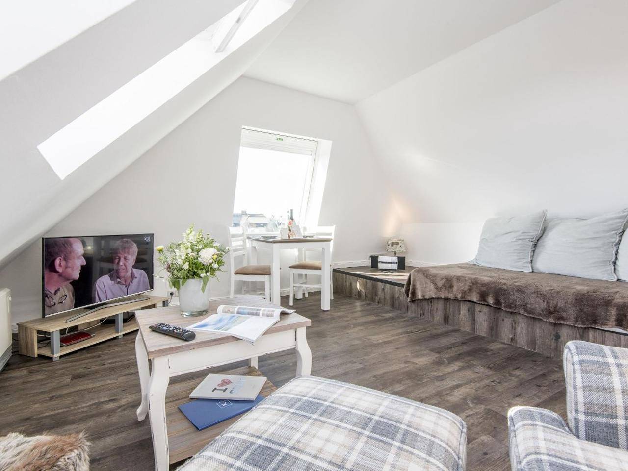Ganze Ferienwohnung, Haus Christof, Whg. 9 - Strandnah. Bezaubernd. Ruhig. in Wenningstedt, Sylt