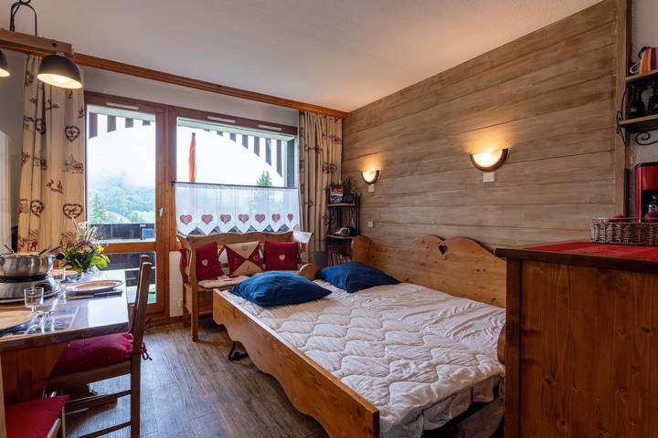 Apartamento inteiro, Apartamento "Le Cheval Blanc E7" com Vista Montanha e Varanda in Valmorel, Les Avanchers-Valmorel