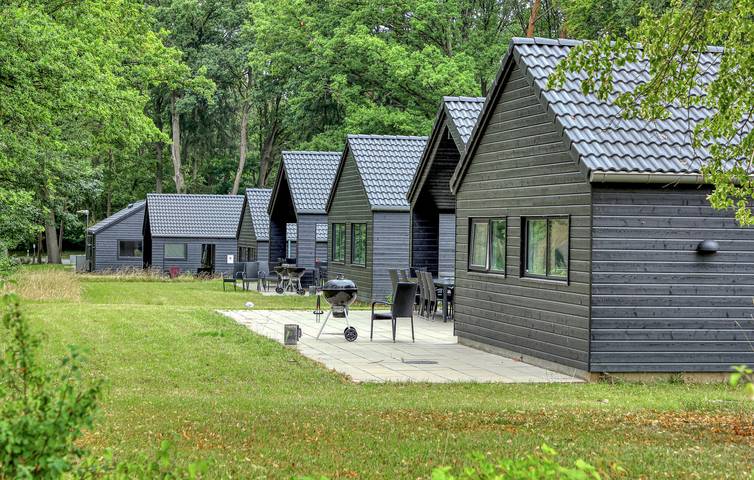 Ferienhaus für 12 Personen, mit Garten und Sauna sowie Whirlpool, kinderfreundlich in Krakow am See - 2