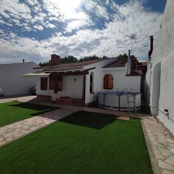 Casa rural para 8 personas, con piscina además de vistas y jardín en Tierra de Pinares