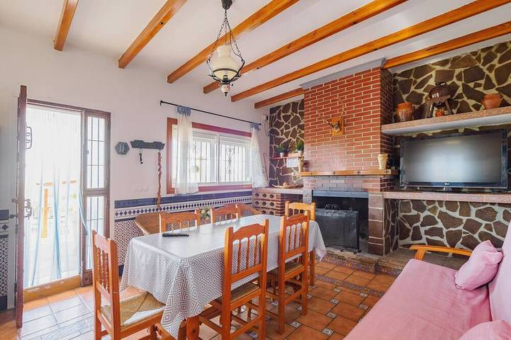 Cubo's Casa Rural Villa Los Mellizos / escalada / Caminito del Rey / piscina privada in Ardales, Provincia de Málaga