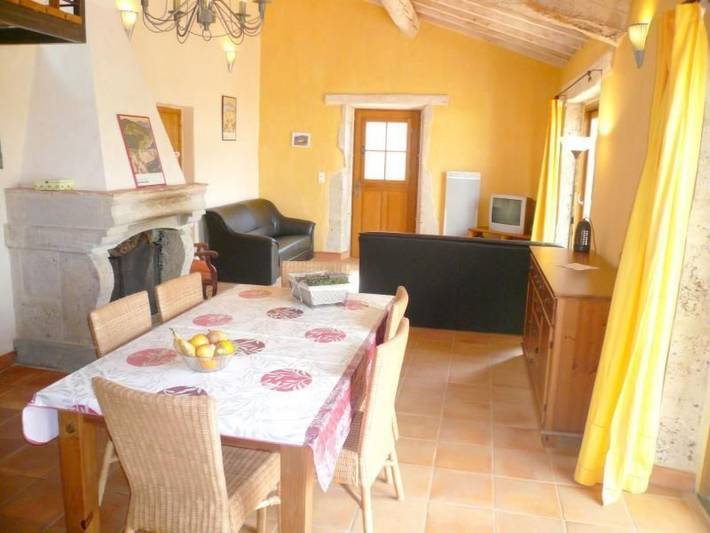 Location de vacances pour 6 personnes, avec jardin ainsi que piscine et terrasse à Fraissé-des-Corbières - 4