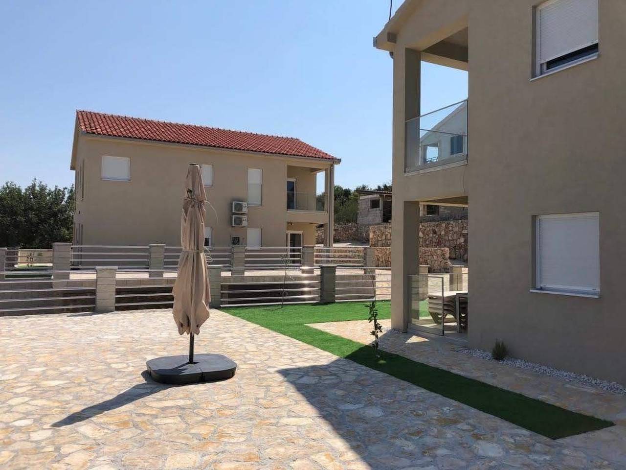 Ganze Wohnung, Chic Apartment mit Pool, Garten, Grill & Terrasse in Drvenik Veliki, Drvenik Mali und Veli