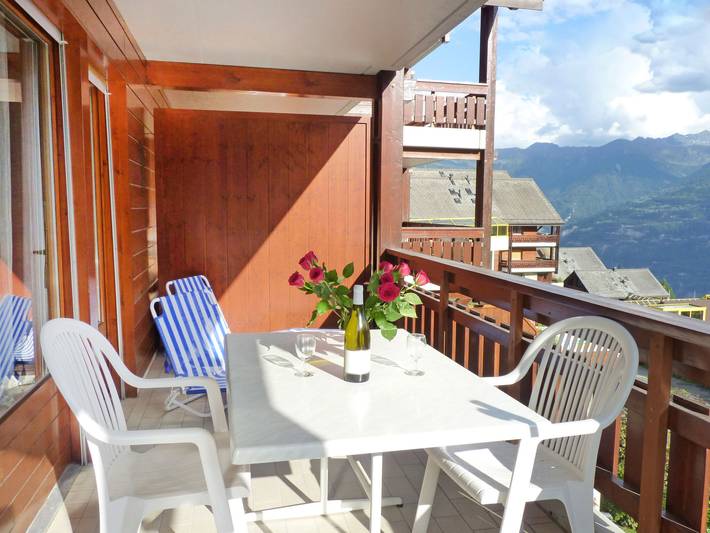 Ferienwohnung für 2 Personen, mit Balkon und Sauna sowie Ausblick im Wallis