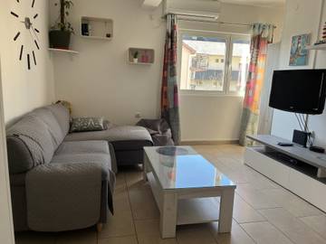 Gîte pour 4 personnes, avec balcon dans Tivat