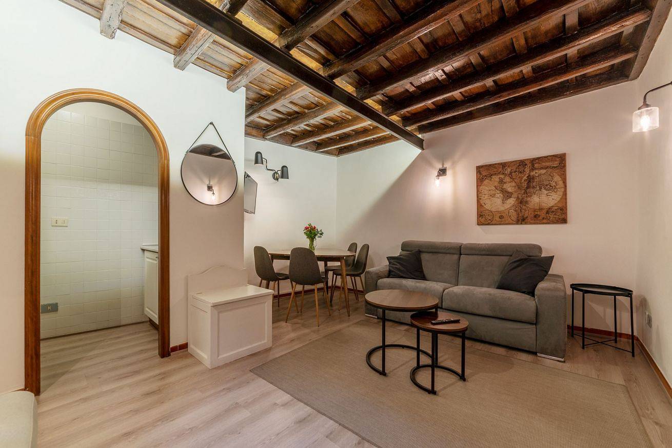 Ganze Wohnung, Ferienwohnung für 4 Personen mit Balkon/Terrasse in Rom Zentrum, Rom