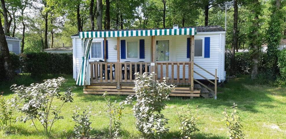 Camping pour 6 personnes, avec piscine et terrasse