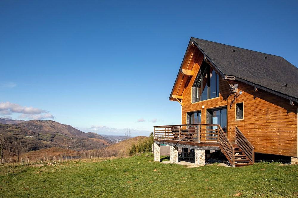 Chalet entre Bagnères et Lourdes https://le-chalet-darrodets-74.webselfsite.net/ in Arrodets-ez-Angles, Hautes-Pyrénées