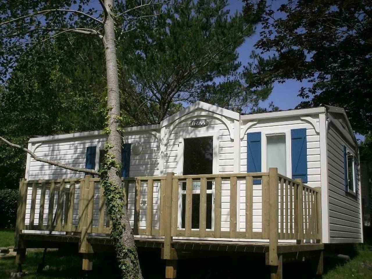Zecamping 3 étoiles 500m plage espace aquatique locatif Tv Bbq 27m2 6 pers in Plobannalec-Lesconil, Région de Quimper