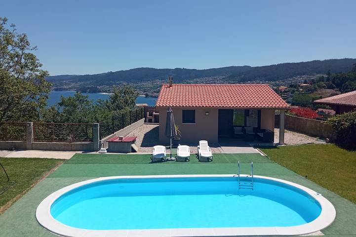 Maison de vacances pour 4 personnes, avec terrasse et piscine ainsi que jacuzzi et jardin - 1