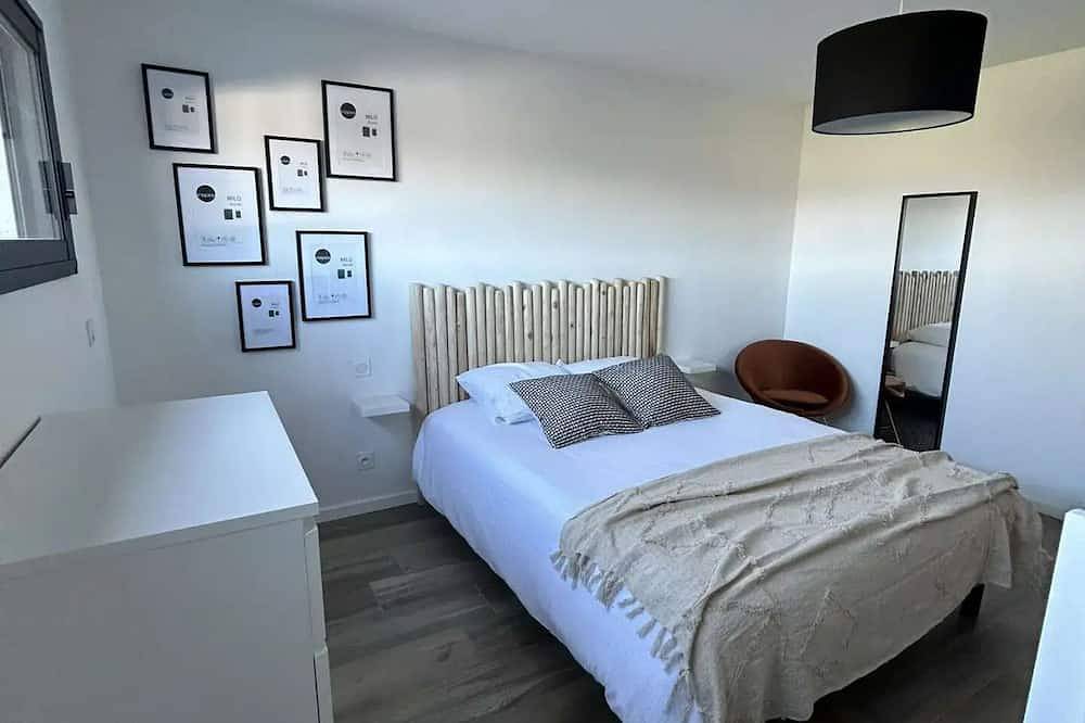 Villa Ty Varcq Avec Piscine Intérieure et vue mer in Locquirec, Ceinture Dorée