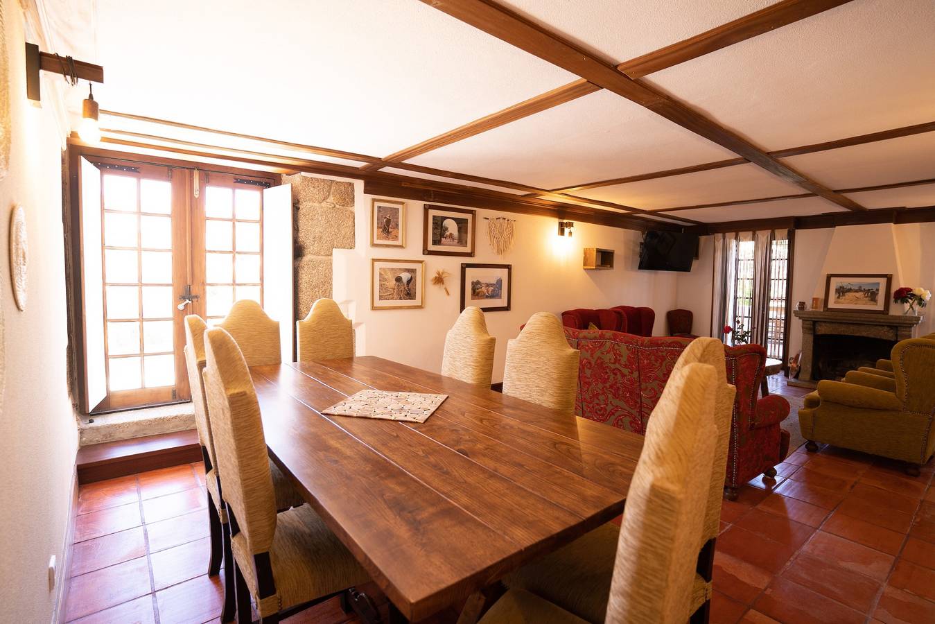 Casa vacanze 'Casa Da Cerca' con vista sulle montagne, Wi-Fi e aria condizionata in Beira Interior Norte, Sortelha