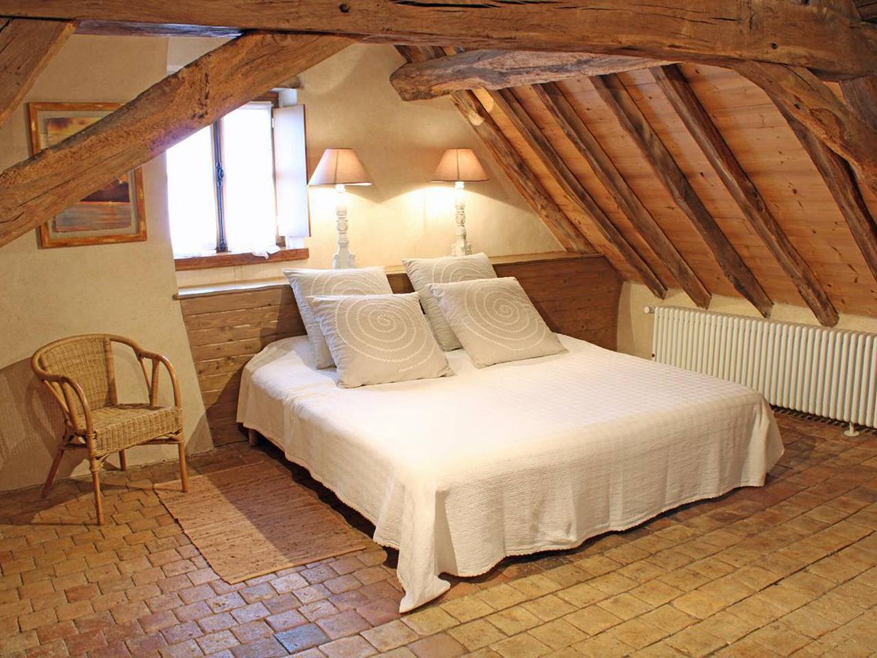 Gîte Rustique à Neuilly-le-Réal avec Animaux Acceptés in Neuilly-le-Réal, Allier