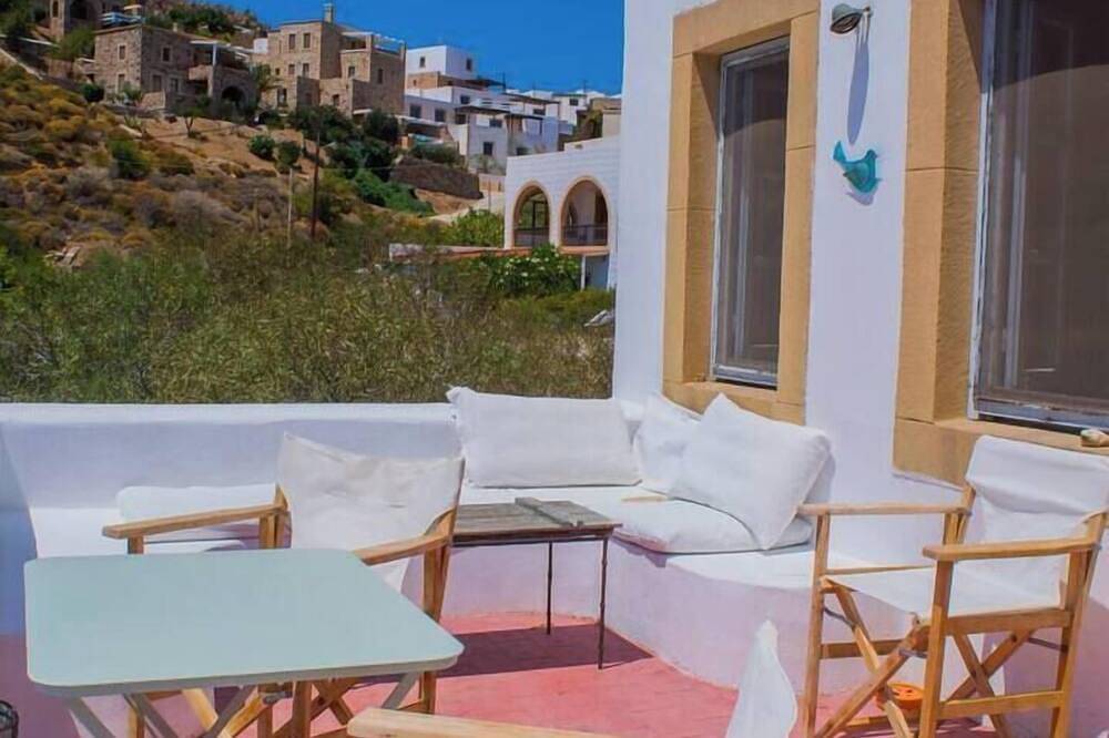 Entire apartment, Sea View Patmos 2 Bd Flat with Balcony in Dodecanese