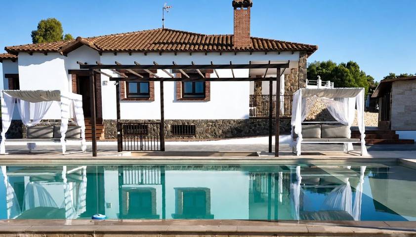 Casa rural para 17 personas, con Terraza además de Piscina y Vistas en Navalcarnero - 3