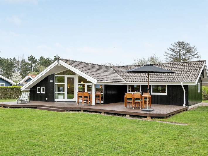 Ferienhaus für 8 Personen, mit Sauna und Terrasse sowie Whirlpool in Spodsbjerg