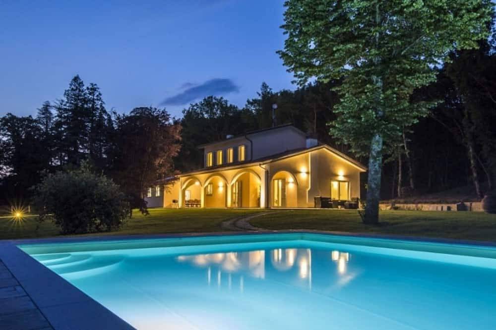 Villa per 12 Persone in Poppi, Casentino