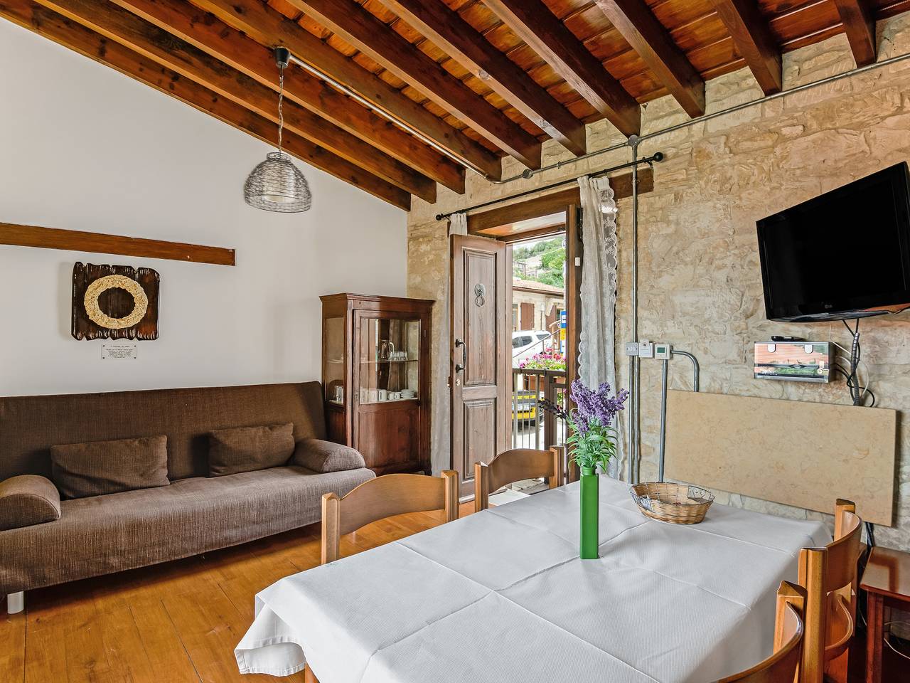 Entire apartment, Sanders Arsorama  Comfy 1 Bdr Apt w Shared Patio in South Cyprus