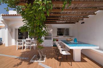 Villa for 10 People in Albufeira, Algarve, Photo 1