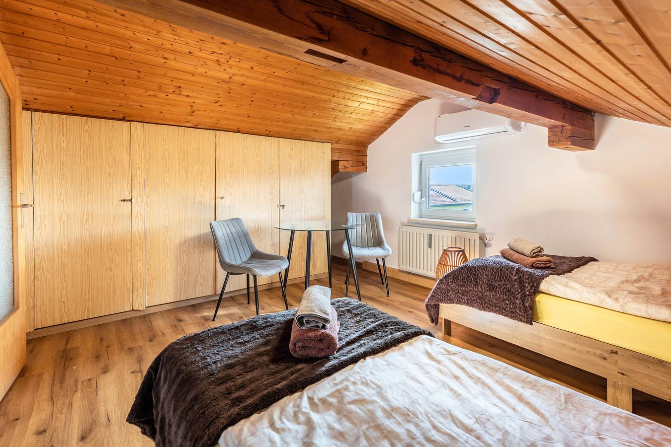 Attic apartment with air conditioning, in Freilassing in Freilassing, Rupertiwinkel